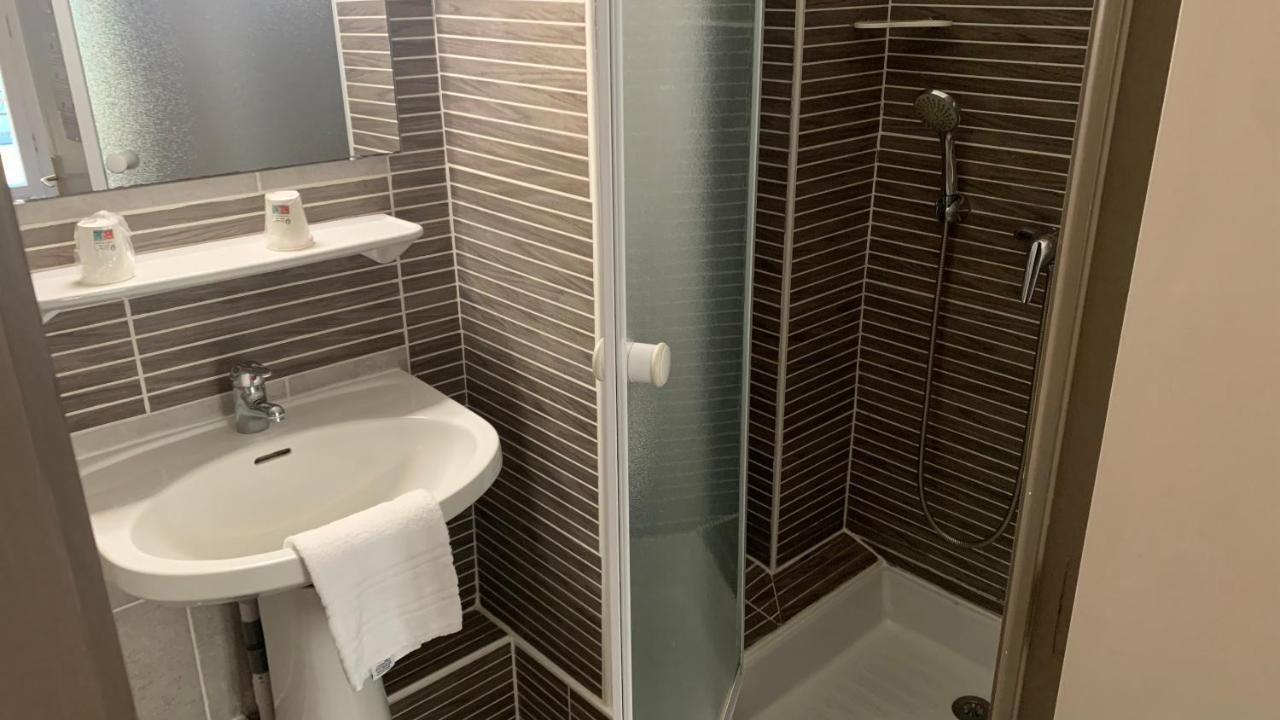 Le Cérétan Hôtel Extérieur photo