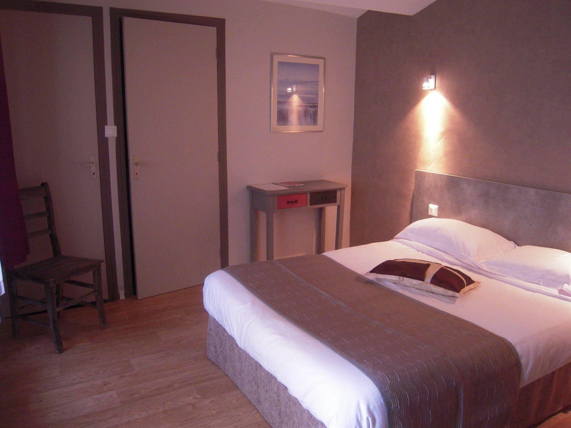 Le Cérétan Hôtel Extérieur photo